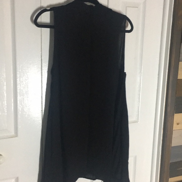 IJOAH Ladies handkerchief cut top - Picture 5 of 5